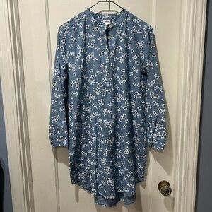 Lands end Draper James MP Blue and White Floral sleep shirt